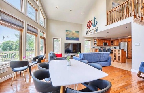 Alcona Cottage | Crystal Beach Cottage & Spa