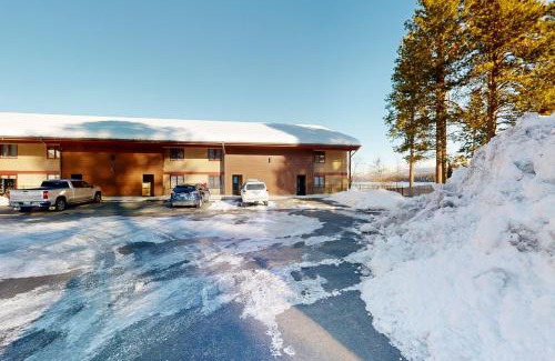 McCall Apartment | Crystal Beach Lakefront Condo