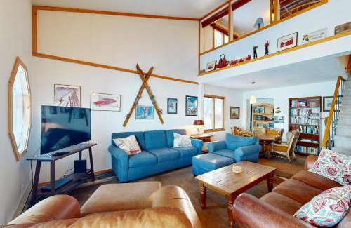 McCall Apartment | Crystal Beach Lakefront Condo