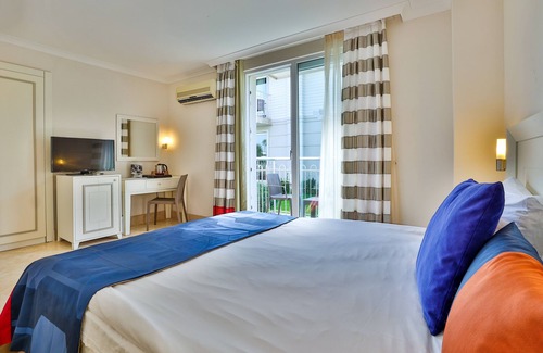 Bogazkent Hotel | Crystal Boutique Beach Resort - Adults Only