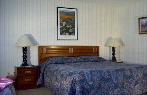 Round Top Hotel | Crystal Brook Resort & Mountain Brauhaus