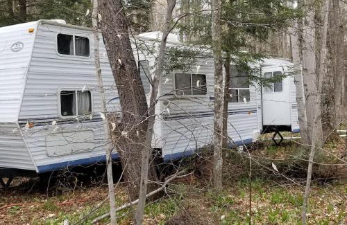 Beulah Apartment | Crystal Camper 2 Bedroom Large RV w/Wooded Trail
