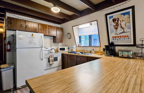 Thompsonville House | Crystal Chalet