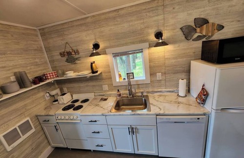 Baldwin Cottage | Crystal Clear Cottage - Hosted by Simple Lyfe Stays