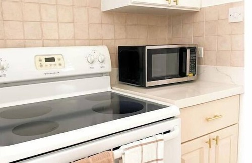 Christie Condo | Crystal Court Condo - 2 bedroom in gated community
