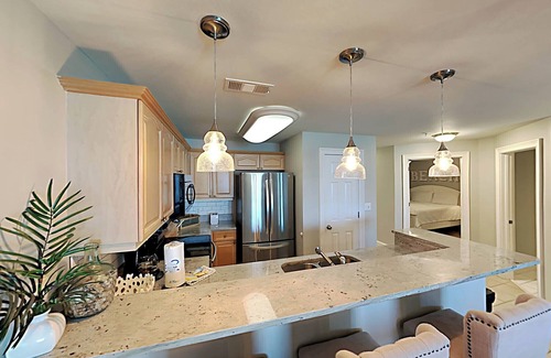 Crystal Beach Condo | Crystal Dunes by Southern Vacation Rentals