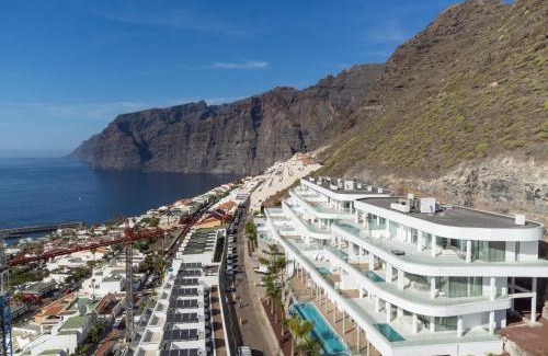 Los Gigantes Apartment | Crystal I Luxury Apartments by Hermosa Rentals