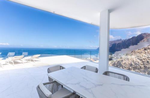Los Gigantes Apartment | Crystal I Luxury Apartments by Hermosa Rentals