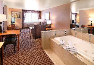 Murray Hotel | Crystal Inn Hotel & Suites - Midvalley