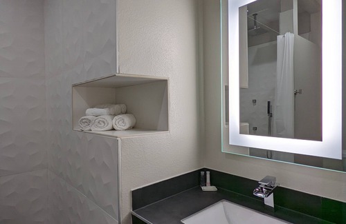 Jacinto City Hotel | Crystal Inn Jacinto City