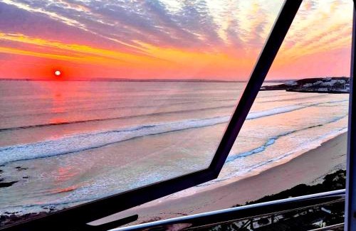 Calypso Beach House | Crystal Lagoon Lodge