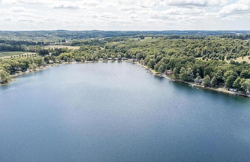 Hart House | Crystal Lake Cottage