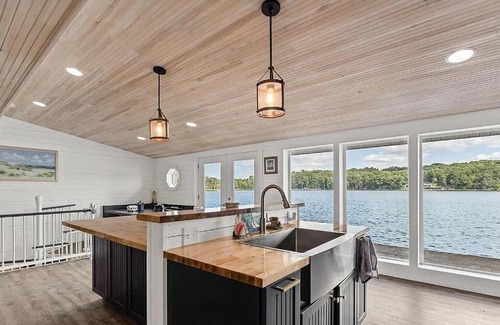 Hart House | Crystal Lake Cottage