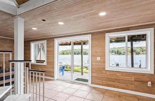 Hart House | Crystal Lake Cottage