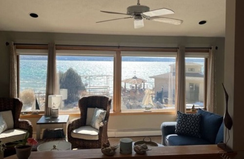 Lake Township House | Crystal Lake Dream! 3bdrm house on the water with great amenities.