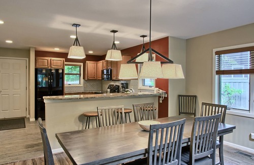 Thompsonville Condo | Crystal Mountain Condo on the Betsie Valley 18th hole
