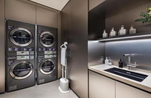 Middle Chaoyang Hotel | Crystal Orange Hotel Beijing Jiuxianqiao Branch
