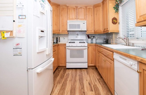 Hammondsport House | Crystal Palace: Prime Keuka Lake Location!