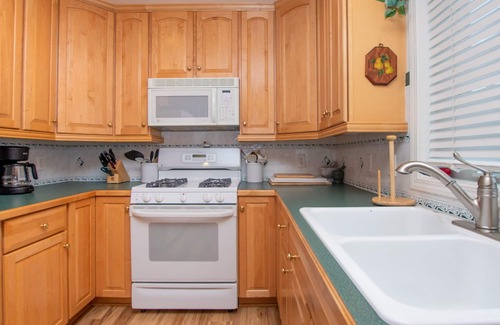 Hammondsport House | Crystal Palace: Prime Keuka Lake Location!