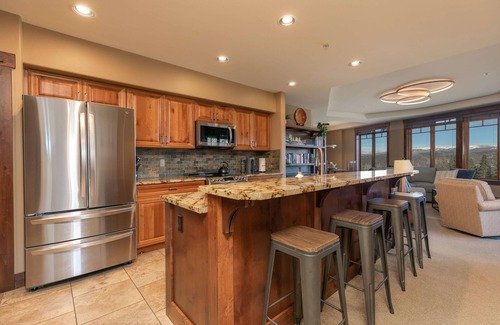 Breckenridge Condo | Crystal Peak Expedition Condo: Ski-In, Ski-Out Luxury