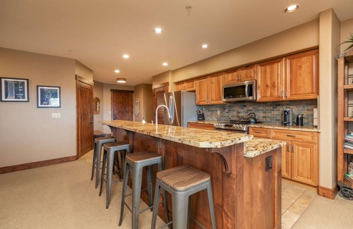 Breckenridge Condo | Crystal Peak Expedition Condo: Ski-In, Ski-Out Luxury