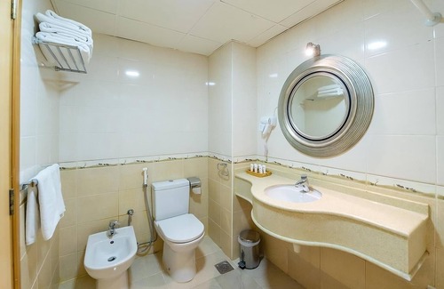 Al Qasimia Hotel | Crystal Plaza Hotel