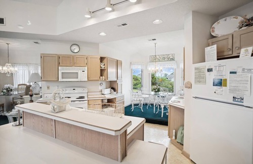 Tuckahoe House | Crystal Sands - Unique 5 BR in Southern Duck with Community Amenities