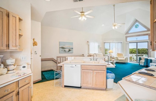 Tuckahoe House | Crystal Sands - Unique 5 BR in Southern Duck with Community Amenities