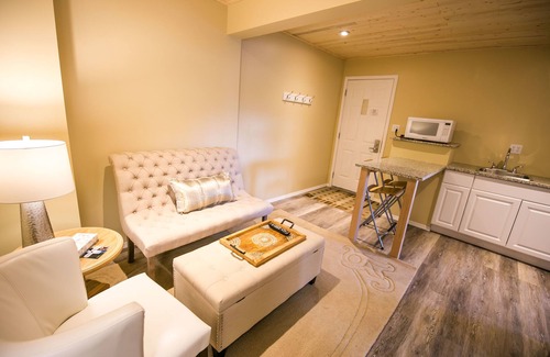 East Kootenay Hotel | Crystal Springs Lodge