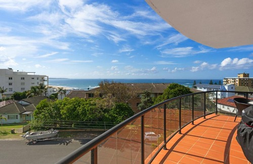 The Entrance House | Crystal Waters Unit 11