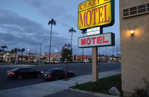 Orange Hotel | Crzy 8 Motel
