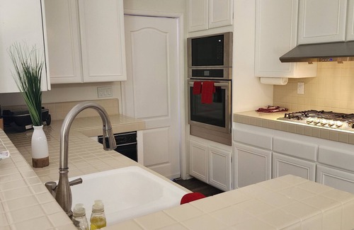 Simi Valley Bed & Breakfast | CSE Property Group