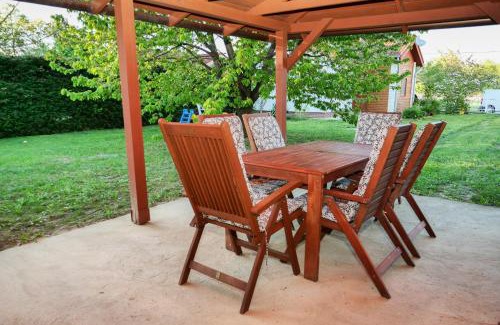 Berekfurdo Apartment | Cseresznyés Apartman