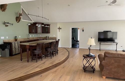 Willington House | CT Ranch Home Retreat on 120 Acres