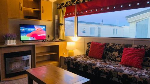 Rhyl Resort | CT28 Three Bedroom Holiday Home, close to Heated Pool, Amusements and Beach Fantastic Facilities & Top rated holiday park in North Wales PASSES NOT INCLUDED