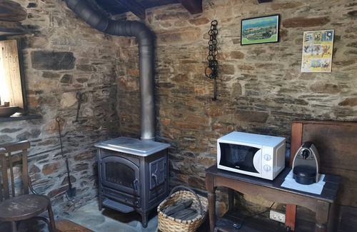 Navia de Suarna Cottage | Cuádruple con Derecho a Barbacoa y Patio. Hazte tus Comidas Se Admiten Mascotas
