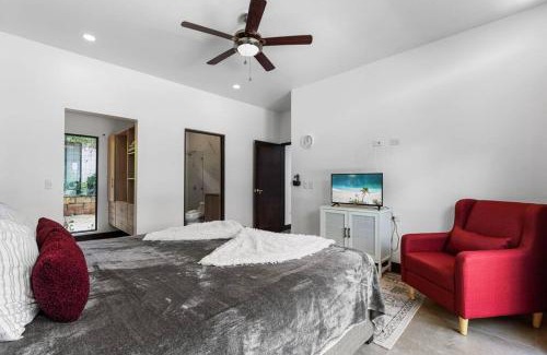 Tamarindo Villa | CU28 New 3 Bdrm Home w Pool and Guanacaste Tree