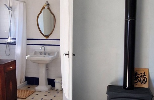 Baldellou Bed & Breakfast | Cuarto de las Señoricas in a XVI century manor house