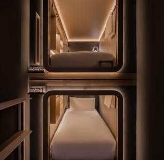 Downtown Singapore Hostel | Cube Social Boutique Capsule Hotel at Boat Quay