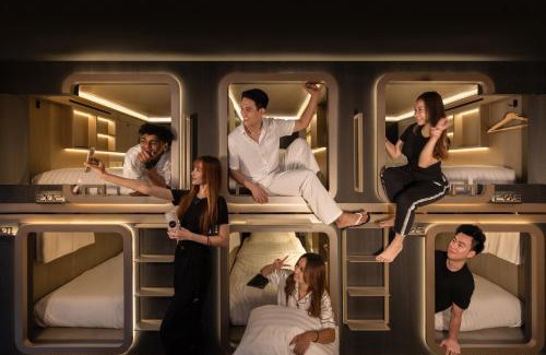 Downtown Singapore Hostel | Cube Social Boutique Capsule Hotel at Boat Quay