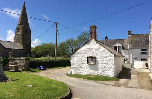 Cubert Cottage | Cubert. Renovated 16th C. cottage Nr Crantock Holywell and Polly Joke beaches