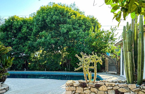 Ladera Heights House | Cubier - Stunning 6BR 4BA Oasis with Pool-Lou1-Lad