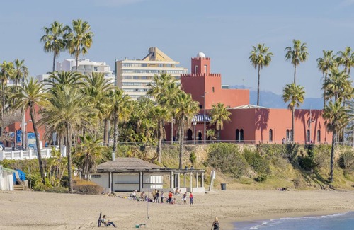 Torrequebrada Apartment | Cubo's Alvaro Benalmadena Beach & free parking