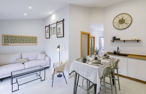 Alhaurin de la Torre Apartment | Cubo's Apartamento Lauro Golf Buganvilla/GOLF/community pool/air conditioning/free wifi