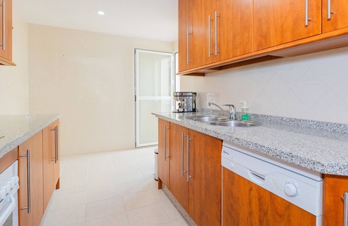 Elviria Apartment | Cubo's Apartamento Santa Maria Green Hills 3B/community pool/free parking/close to beach