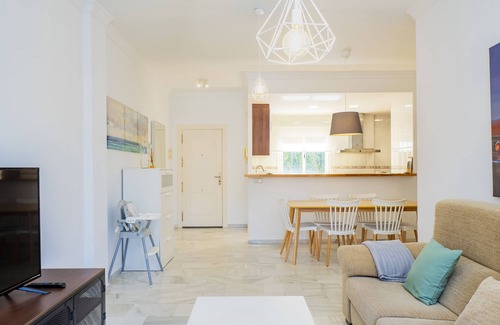 Carib Playa Apartment | Cubo's Cabopino Beach Marbella Apartment/First line of the beach/air conditioning/free wifi