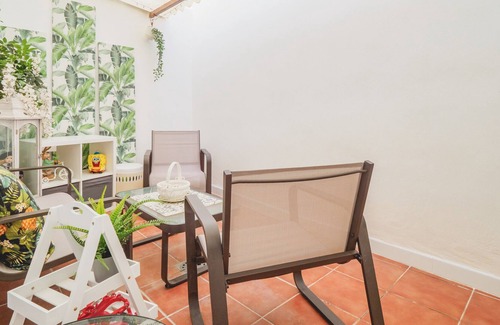 El Burgo Apartment | Cubo's El Burgo Old Town Apartment / free wifi / mountain route
