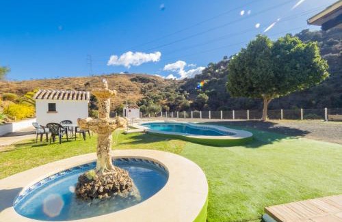 Casarabonela House | Cubo's Finca La Curva