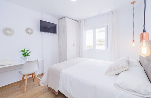 Torre de Benagalbon Bed & Breakfast | Cubo's Hostal William's Sunny 4 with Breakfast/free wifi/air conditioningostal William Sunny 4