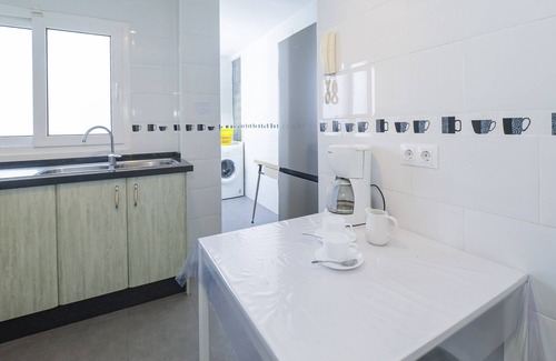 Malaga-Este Apartment | Cubo's Mariana Apartment/air conditioning/free wifi/parking included/close to the beach